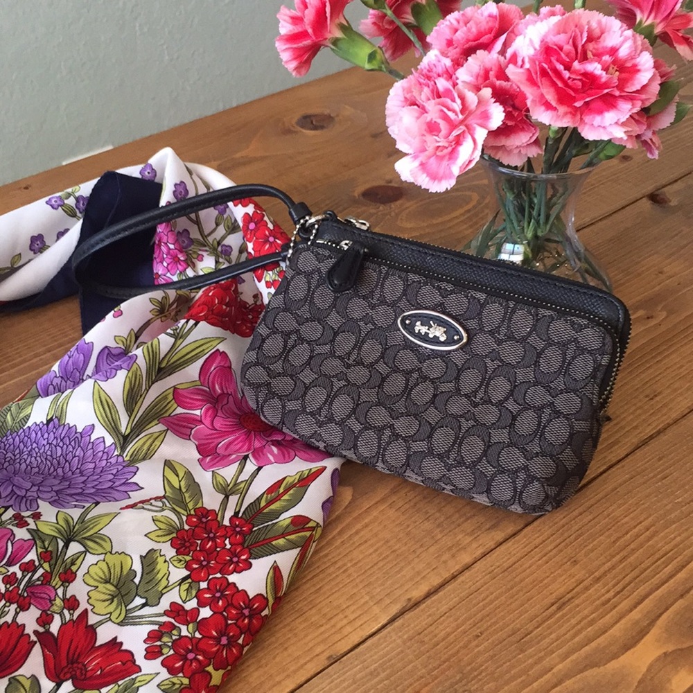 Coach Wristlet - Picture 2 of 5